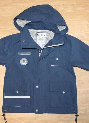 Гарна фірмова курточка з плащовки