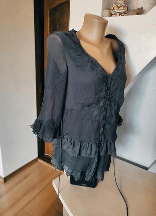Красивая легкая блузка серого цвета5 фото