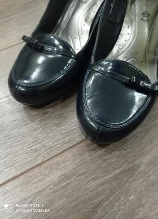 Туфли темные синие лак кожаные с отстрочкой бантик удобный каблук10 фото