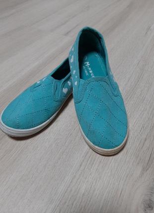 Слипоны в сердечки, мокасины, мокасины