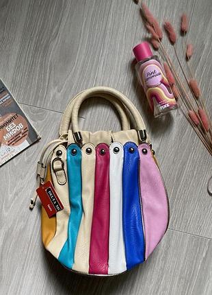 Яскрава сумка asos