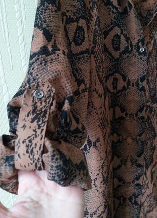 Легкое летнее платье-рубашка батал с оригинальным змеиным принтом от 💖yours7 фото