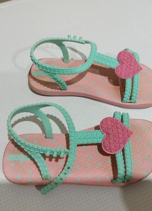 Босоніжки 3