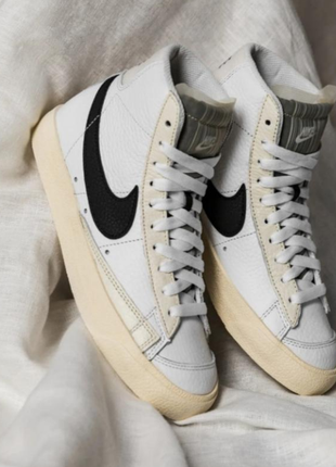 Круті оригінальні кросівки nike blazer mid 77 barcode