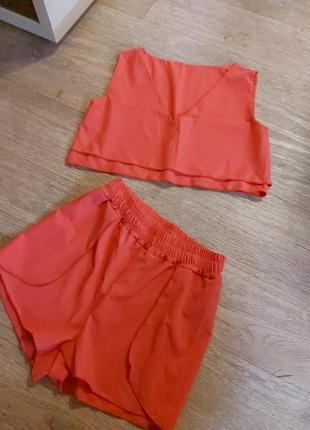 Отличный летний костюм шорты и топ с м л