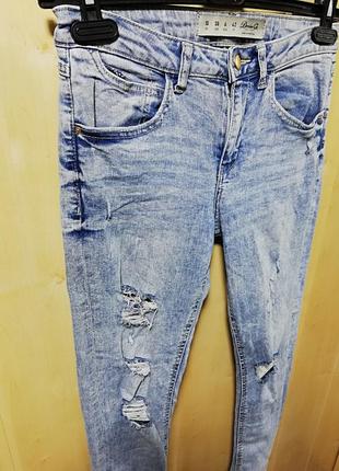 Варёнки джинсы рваные от известного бренда1 фото