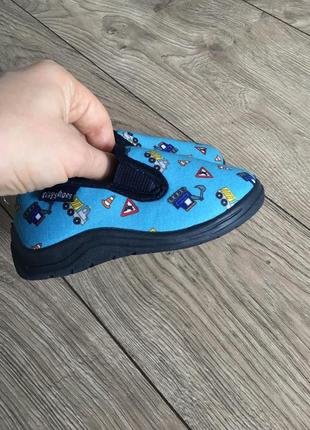 Playshoes классные голубые тапочки с машинками для мальчика5 фото