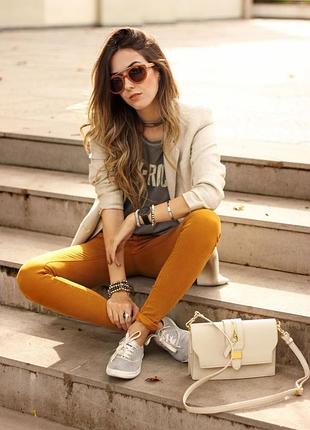 Джинсы skinny pull & bear р.24 горчичного цвета