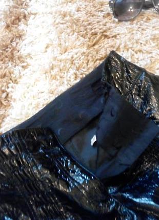 Шорти лаковані