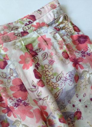 Легкие  штаны в цветы и клубнички некст2 фото