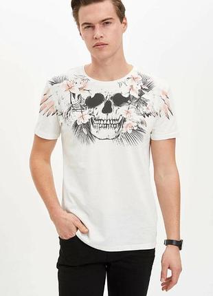 Біла чоловіча футболка defacto / дефакто з принтом-череп