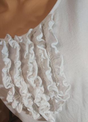 Белая блуза lauren ralph lauren с рюшами. белая футболка с воланами lauren ralph lauren. хлопок5 фото