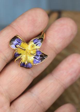 Эффектное кольцо в виде цветка.эмаль