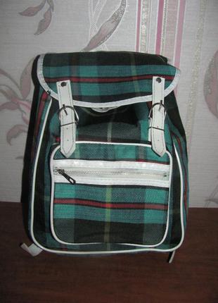 Стильный зеленый рюкзак