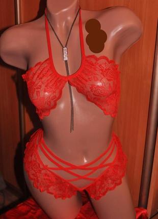 Красный кружевной комплект интимного сексуального нижнего белья из гипюра с лямочками на трусиках