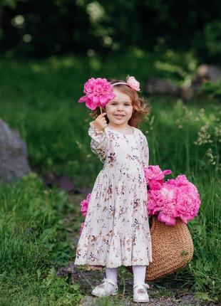 Платье для девочки бежевое со льна в цветочек с кружевом