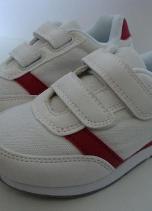 Кроссовки для девочек 29р