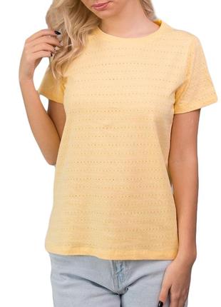Женская хлопковая повседневная футболка жёлтого цвета наталюкс 87-23262 фото