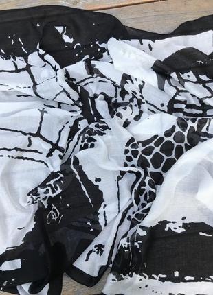 Шикарный платок с жирафами4 фото