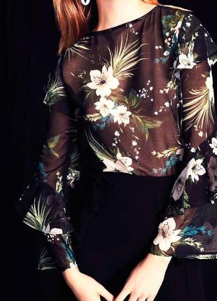 Очень красивая блуза с воланами peacocks