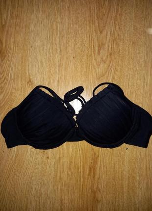 Фірмовий чорний верх від купальника resort