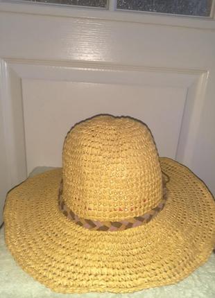 Жіноча солом'яний капелюх від сонця. капелюшок з натурального матеріалу