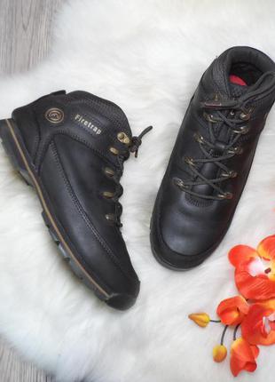 Шкіряні непромокальні черевики firetrap! 37,5 р.