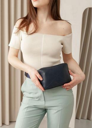 Сумка средняя на пояс кожаная темно-синяя