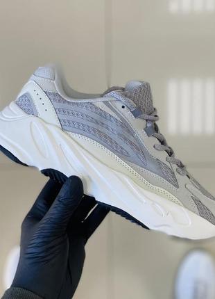 Женские кроссовки adidas yeezy boost 700 v2 silver 36-37-38-39-40-416 фото