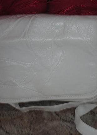 Белая кожаная сумка (натур. кожа+кожзам)  22х164 фото
