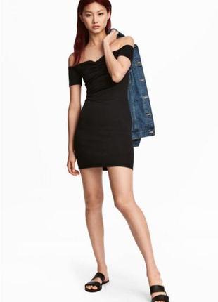 Новое черное базовое платье на плечи нова чорна базова сукня плаття на плечі з стяжкою на грудях h&m2 фото
