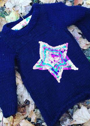 В'язаний светр із зіркою з паєтками