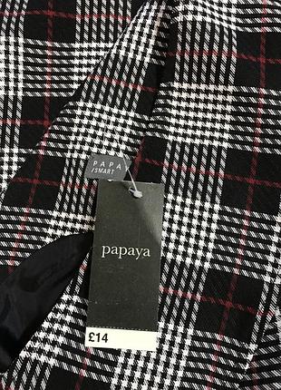 Дуже красиве і стильне брендове плаття в клітку.