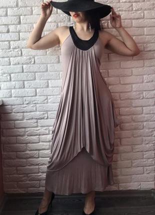 Необычного кроя платье 👗