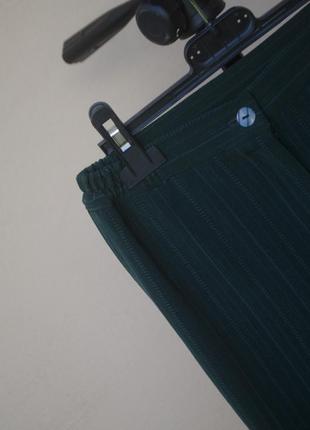 Класичні штани зеленього кольору2 фото