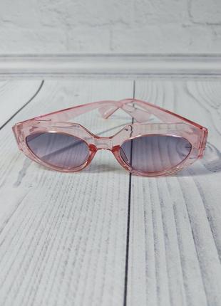 Сонцезахисні окуляри рожеві