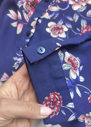 Нежная  шифоновая блузка в цветочный принт2 фото
