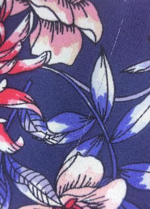 Нежная  шифоновая блузка в цветочный принт5 фото