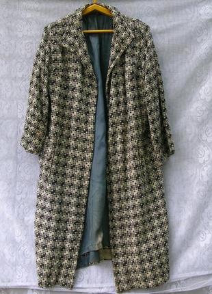 Демисезонное клетчатое пальто-накидка