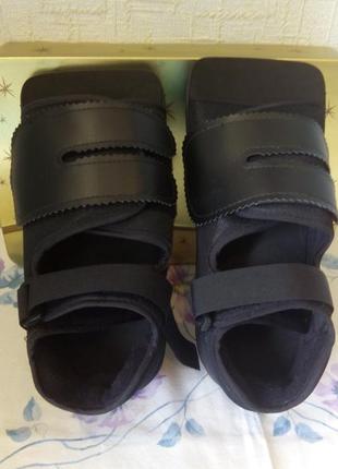 Обувь послеоперационная барука , цвет черный.4 фото