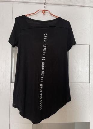 Футболка з подовженим задом