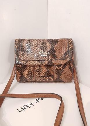 Эффектная брендовая сумка crossbody guess принт питон