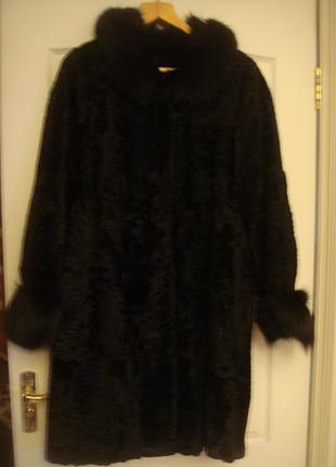Продам женскую шубу из каракульчи,очень красивый фасон,спецзаказ