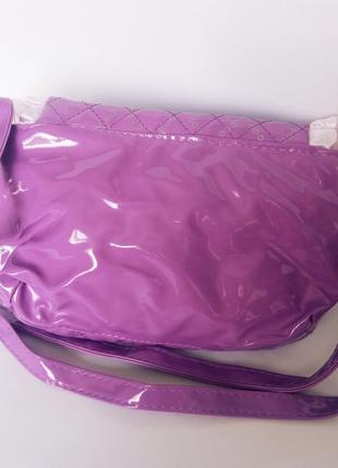 Лакована сумочка для дівчинки2 фото