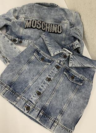 Крутой джинсовый костюм moschino от hm лимитированная коллекция, размер с