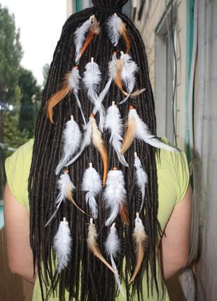 Резинка на волосы с перьями в стиле хиппи, бохо разные цвета!1 фото