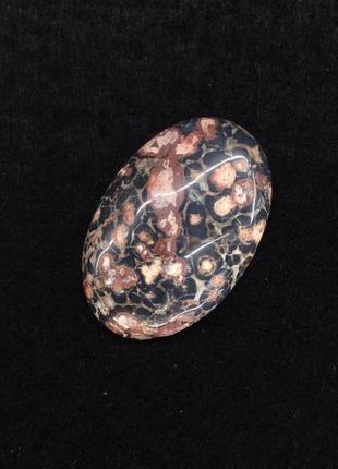 Кабошон з натурального каменю яшма