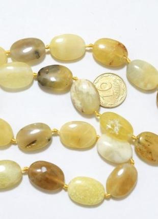 Бусы из натурального камня опал