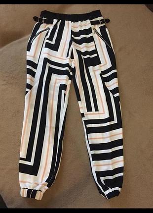 Штани літні, легкі, геометрія, смужка, асиметрія, джоггеры