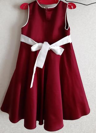 Дивовижне ошатне плаття для дівчинки 2-3 роки з атласу3 фото